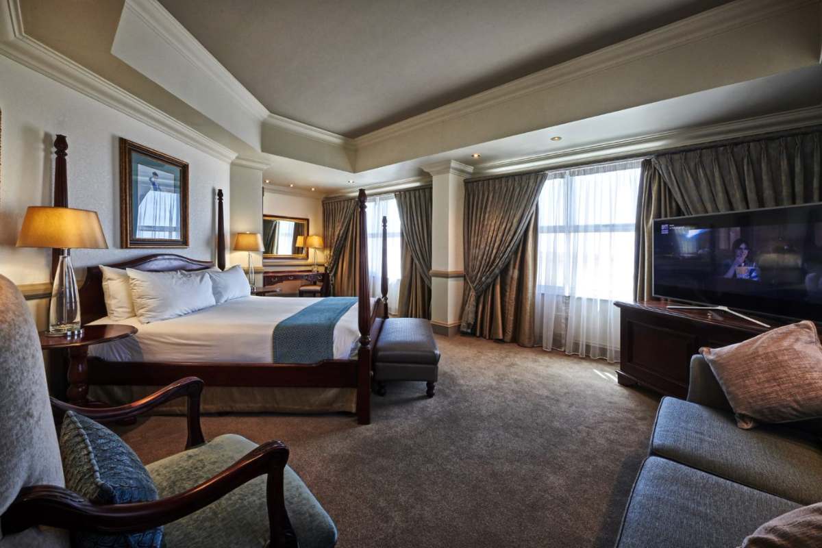 Graceland Luxury Suite Bed